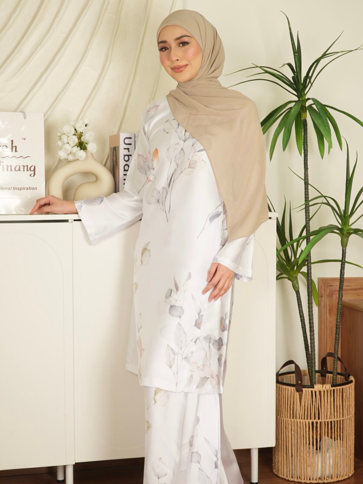 Kurung Pahang Tansilk - Bits of Orange