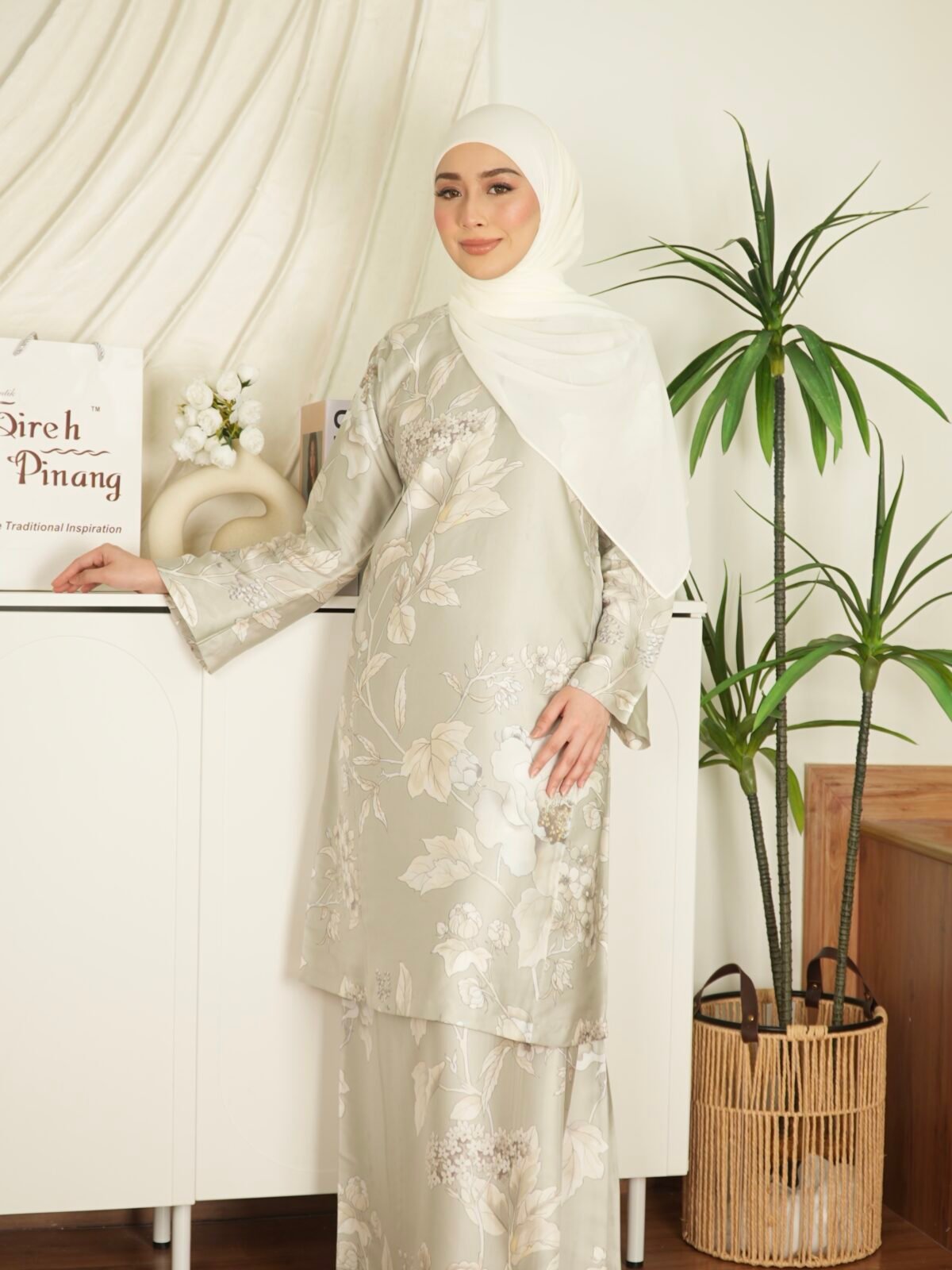 Kurung Pahang Tansilk - Greenish Bloom