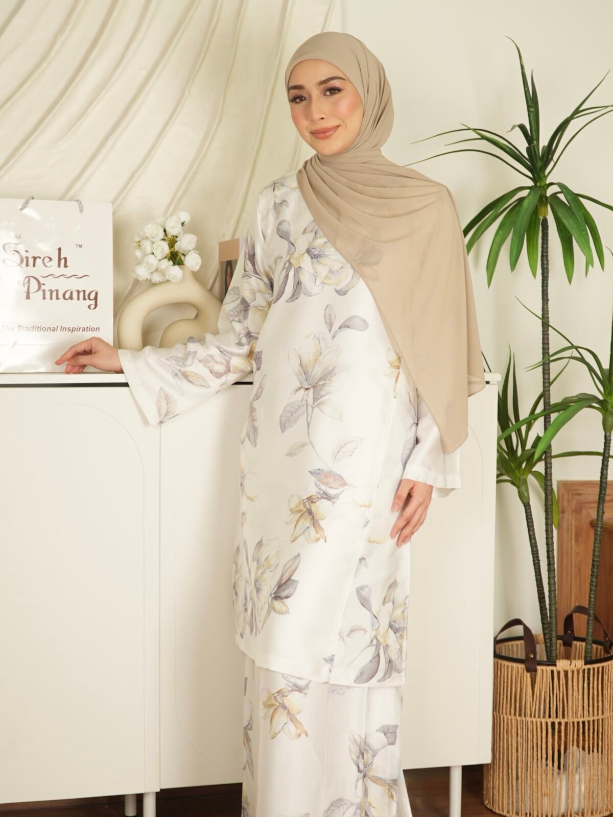 Kurung Pahang Tansilk - Yellow Silver Blooms