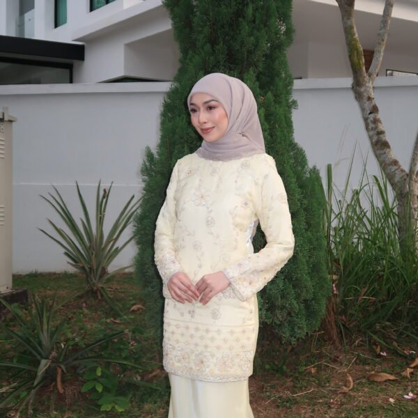 KURUNG MODEN AURELLE