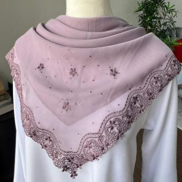 TUDUNG BAWAL SULAM KERAWANG LEENA