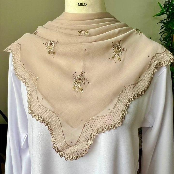 TUDUNG BAWAL SULAM KERAWANG DEENA