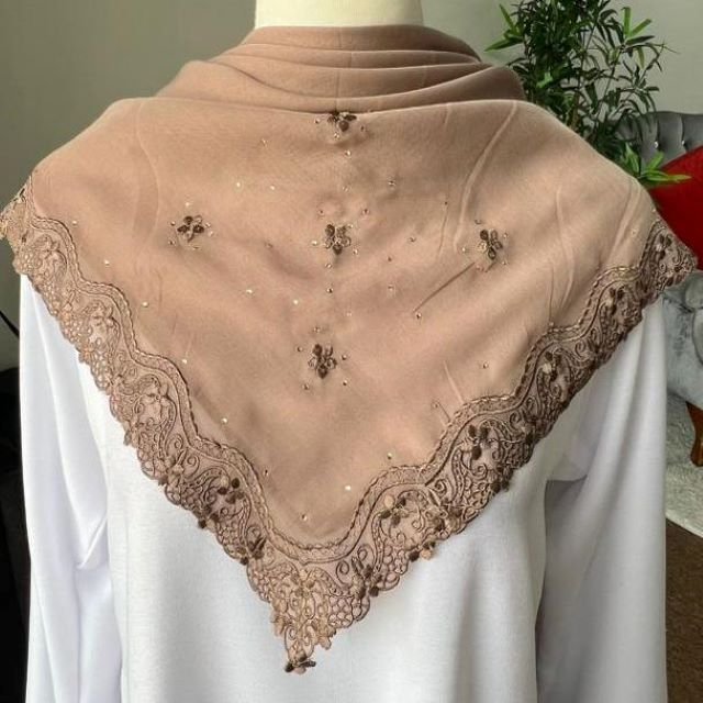 TUDUNG BAWAL SULAM KERAWANG LEENA