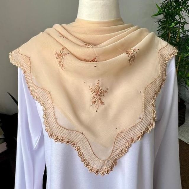 TUDUNG BAWAL SULAM KERAWANG DEENA