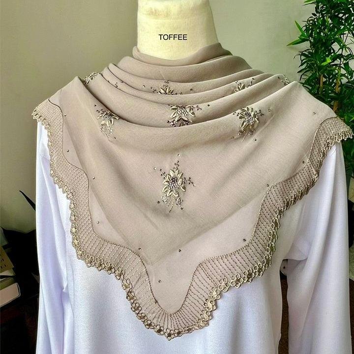 TUDUNG BAWAL SULAM KERAWANG DEENA